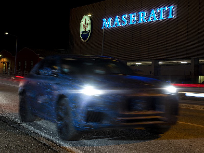 První obrázky prototypu SUV Maserati Grecale